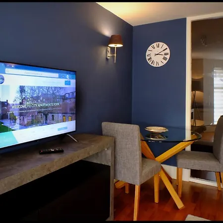 City - Alma Terrace Apartman York