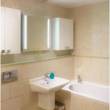 City - Alma Terrace Apartman York